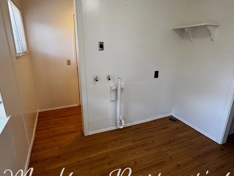 3156 Burdick Rd — Photo 25