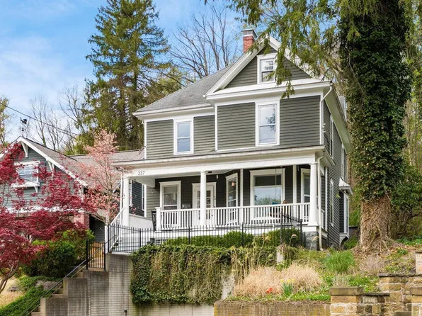 337 N Pearl St, Granville, OH 43023