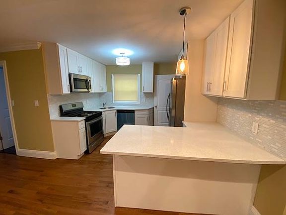 4th image of 1185 Walnut St