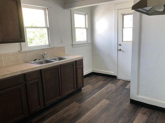 2nd image of 456 N Catalina Ave #A