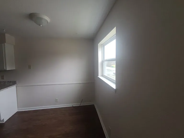 3413 Shanks Ln #6 — Photo 8