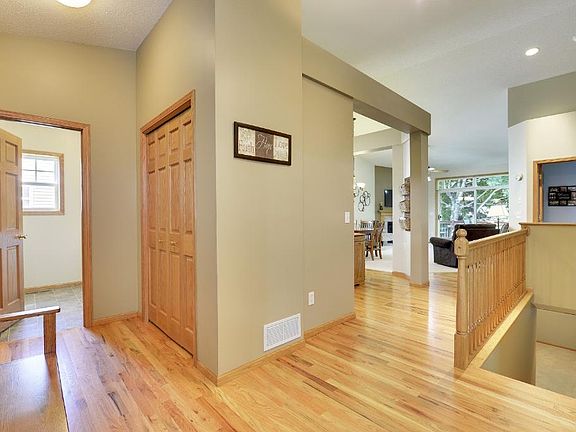 4th image of 13119 Aberdeen St NE