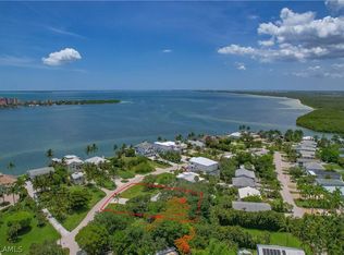 955 San Carlos Dr, Fort Myers Beach, FL 33931
