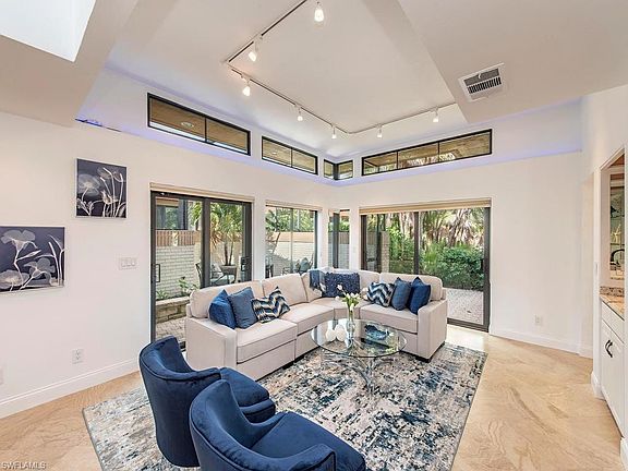 3rd image of 6722 Pelican Bay Blvd