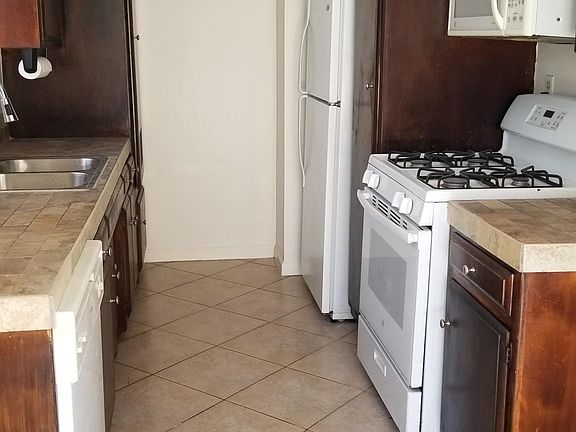 5th image of 634 Coronado Ave