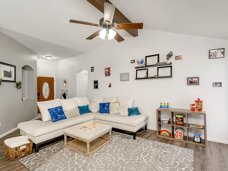 3625 Hawk Ridge St — Photo 10