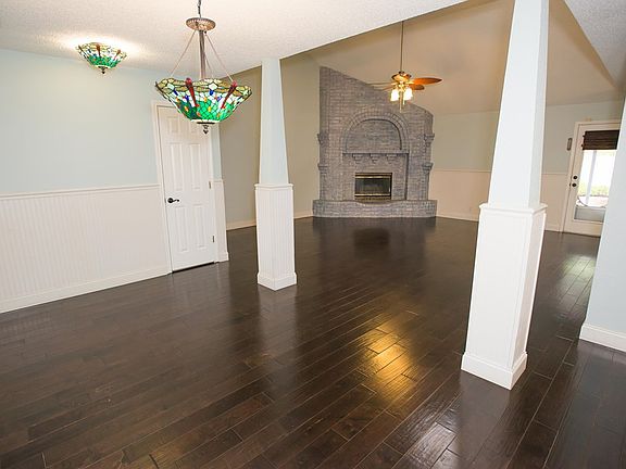 3rd image of 3310 Crestmont Dr
