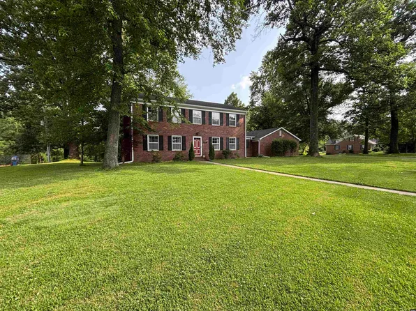 1205 Brookwood Cir, Fulton, KY 42041