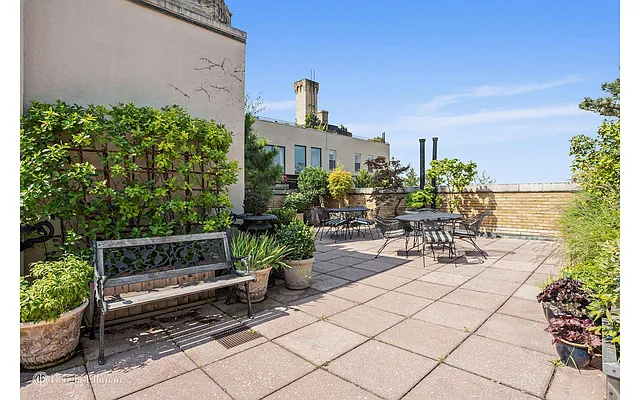 Sold by Douglas Elliman | media 19