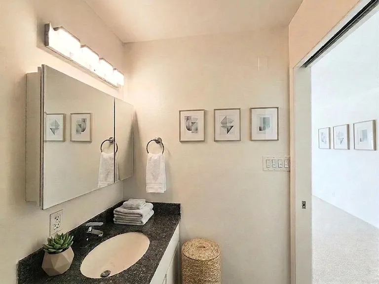 902 Peninsula Ave #405 — Photo 5