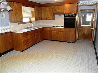 3rd image of 1239 Faircliff St