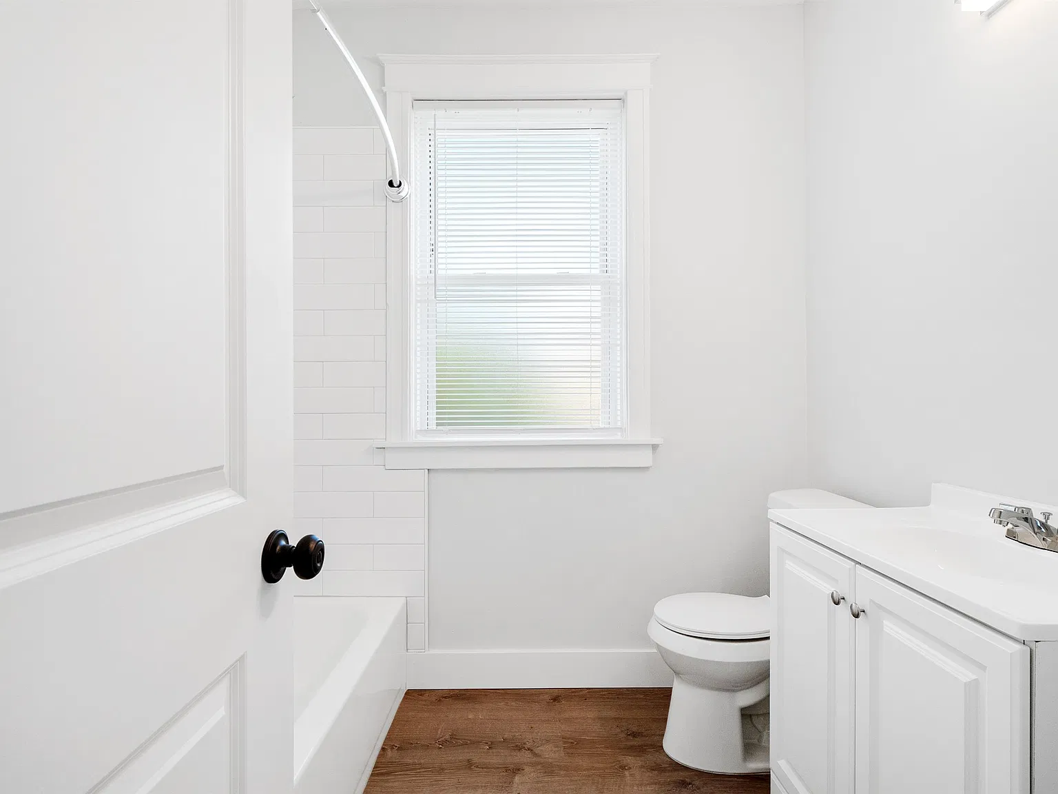 5804 Cates Ave — Photo 3