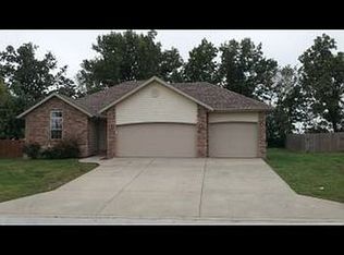 406 W Cherokee Path, Clever, MO 65631