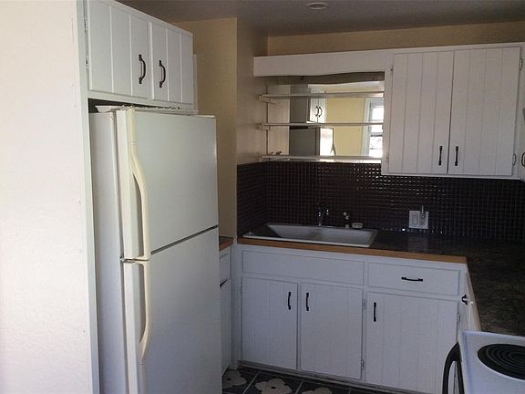 3rd image of 414 Arthur Ave