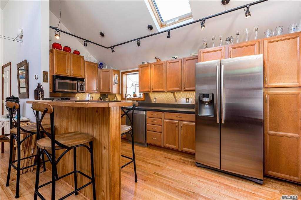 2 Bed 1 Bath Property, New York • 1,584 Sq Ft