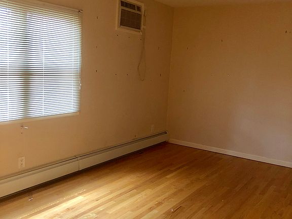4th image of 8133 190th St