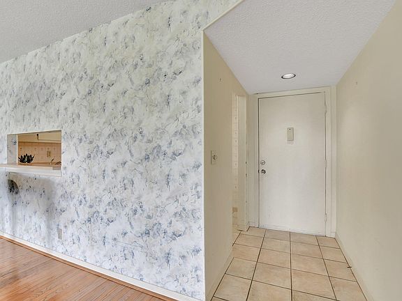4th image of 5340 Las Verdes Circle #208
