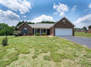 5045 Stetson Ln, Claremont, NC 28610