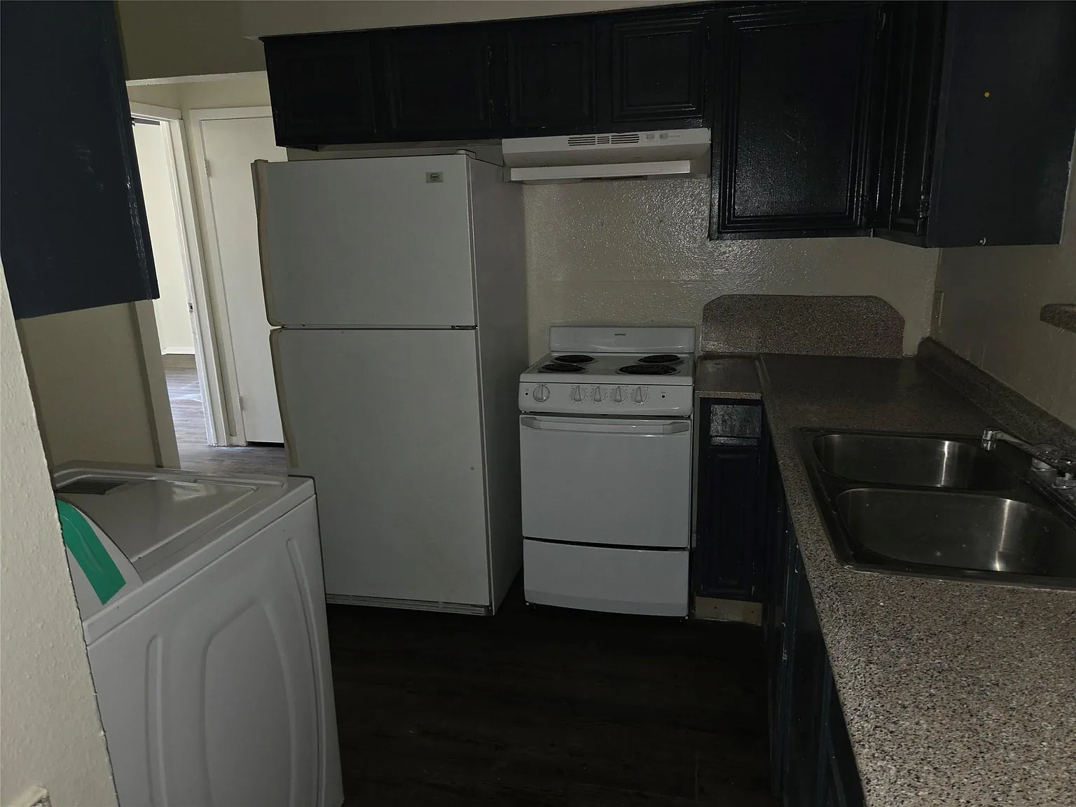 3 bed, 2.0 bath, 1224 sqft, $1,700 — Photo 1