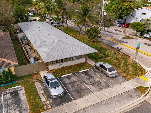 4th image of 39 NE 20th Avenue