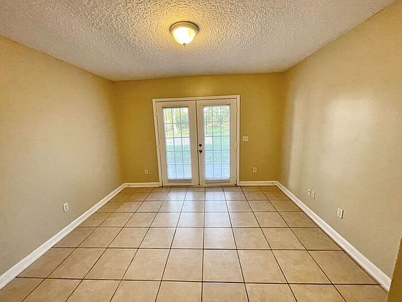 5th image of 13270 Gillespie Ave