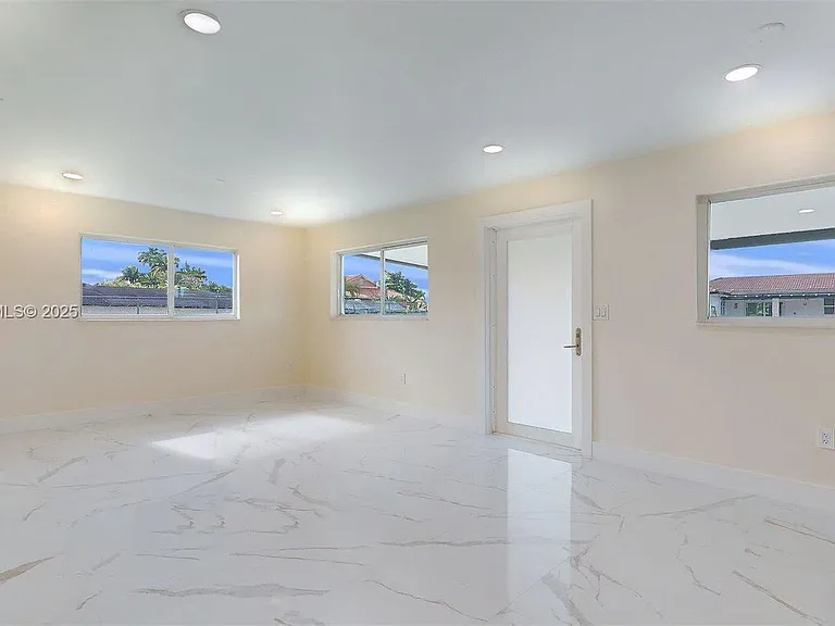 3801 SW 132nd Ave — Photo 38