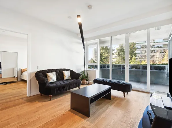 788 Arthur Erickson Pl #204, West Vancouver, BC V7T 0B2