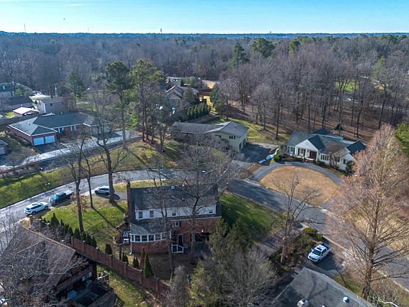 2nd image of 1101 Robinwood Dr
