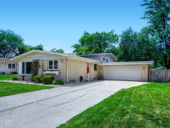 2nd image of 510 N Park Dr