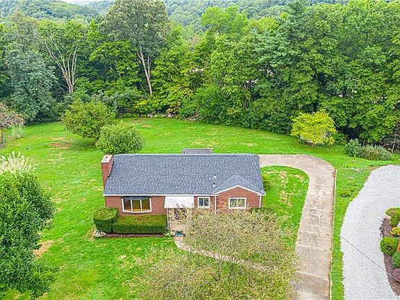 2nd image of 133 Melrose Ct