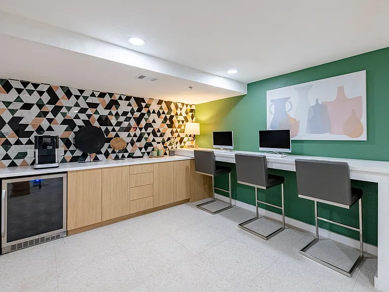 Alma Apartments — Photo 15