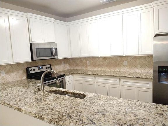 5th image of 312 Lily Ln