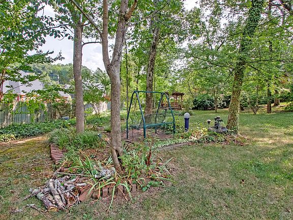 5th image of 863 Dortch Ln