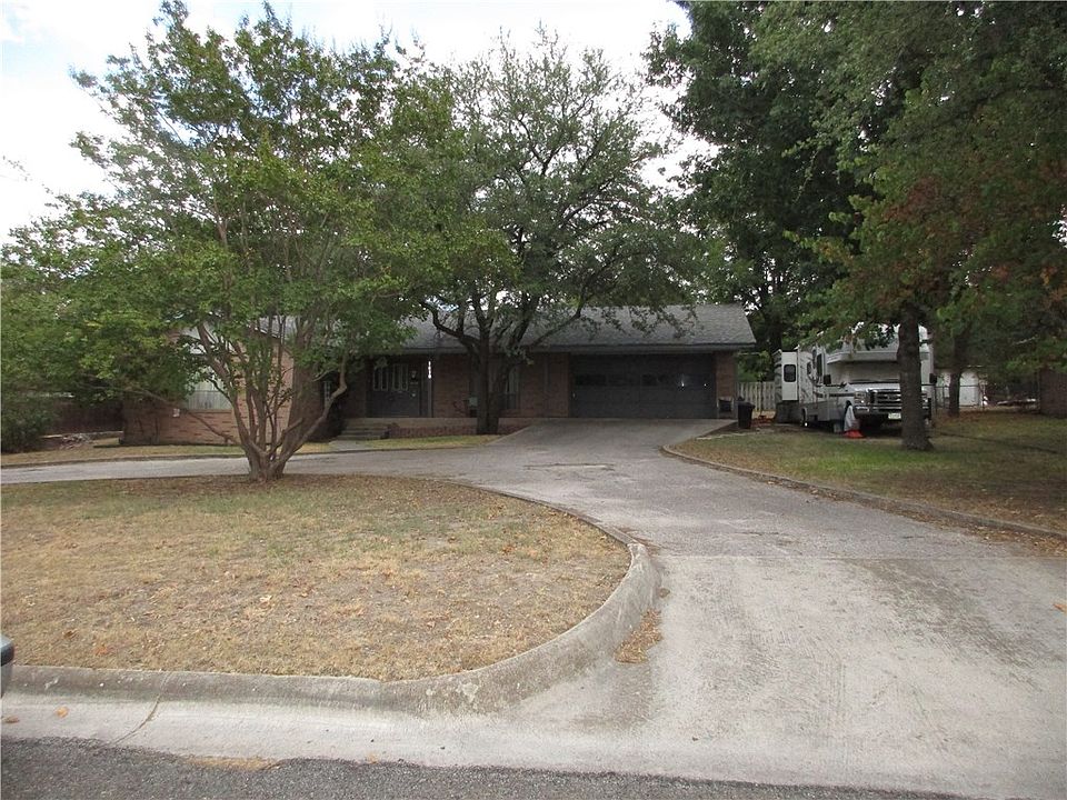 1st image of 1410 W Avenue B