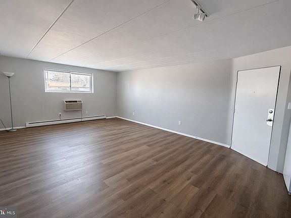 4th image of 283 Park St APT B16