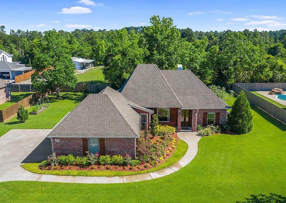 1st image of 2770 Tioga Dr