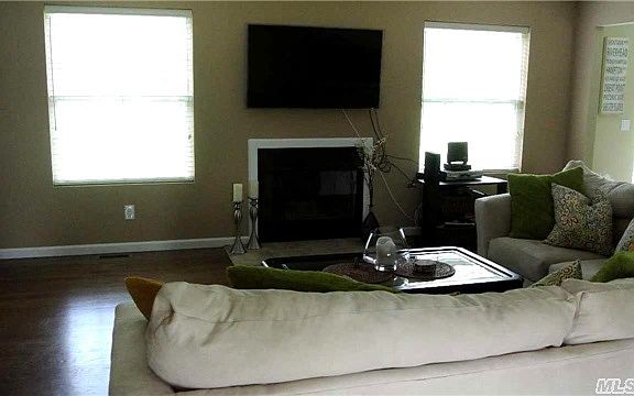 5th image of 12 Danamarie Ln