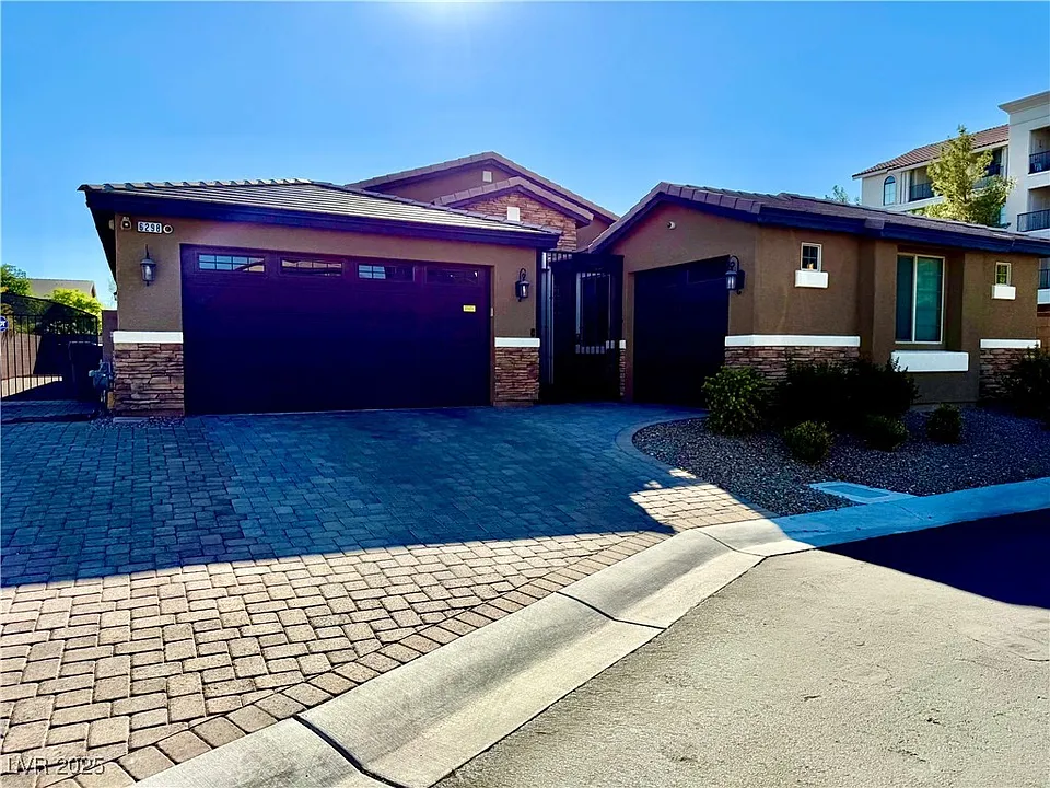 6298 Starflare St