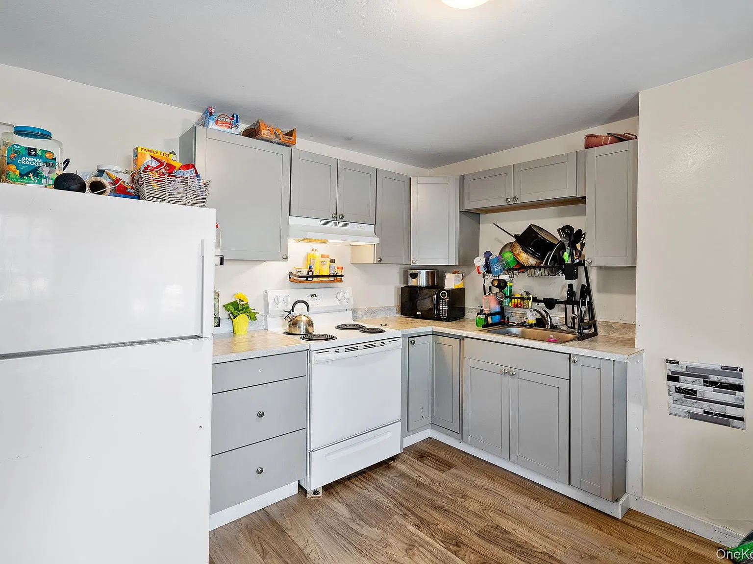 3 bed, 1.0 bath, 1341 sqft, $2,600 — Photo 3