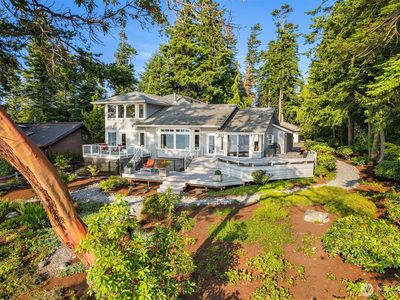 2 Edgewater Drive, Camano Island, WA, 98282