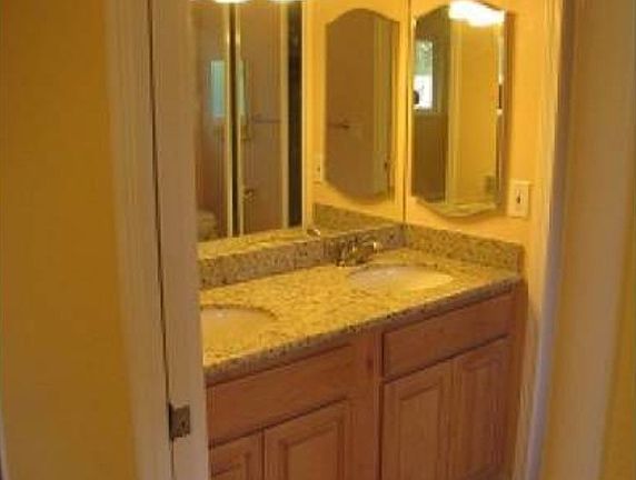 3rd image of 12171 Country Squire Ct