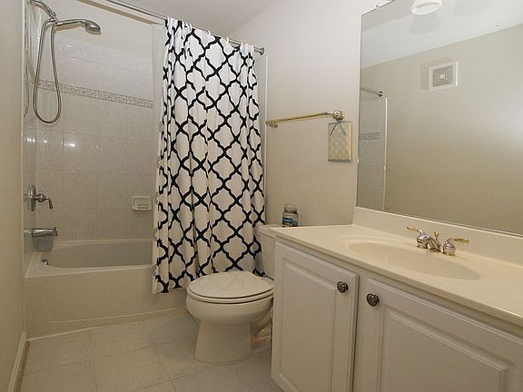 4th image of 7136 Mason Grove Ct #41