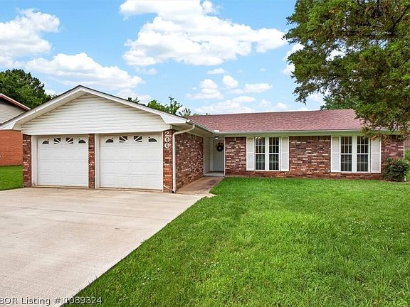 5th image of 200 Georgia Pl