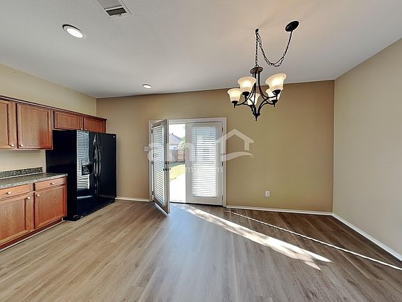 4th image of 4020 Hanna Rose Ln