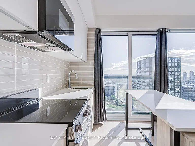 65 Mutual St #3201 — Photo 7