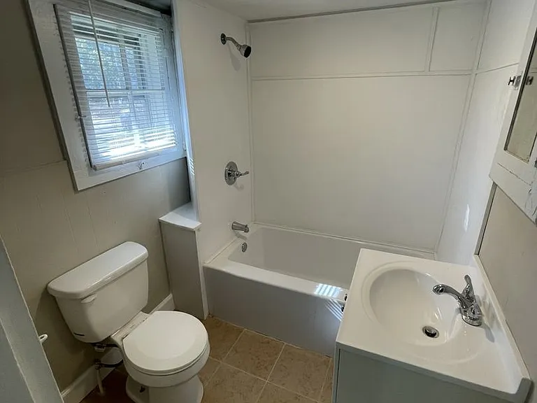 322 E Perry Ave — Photo 14