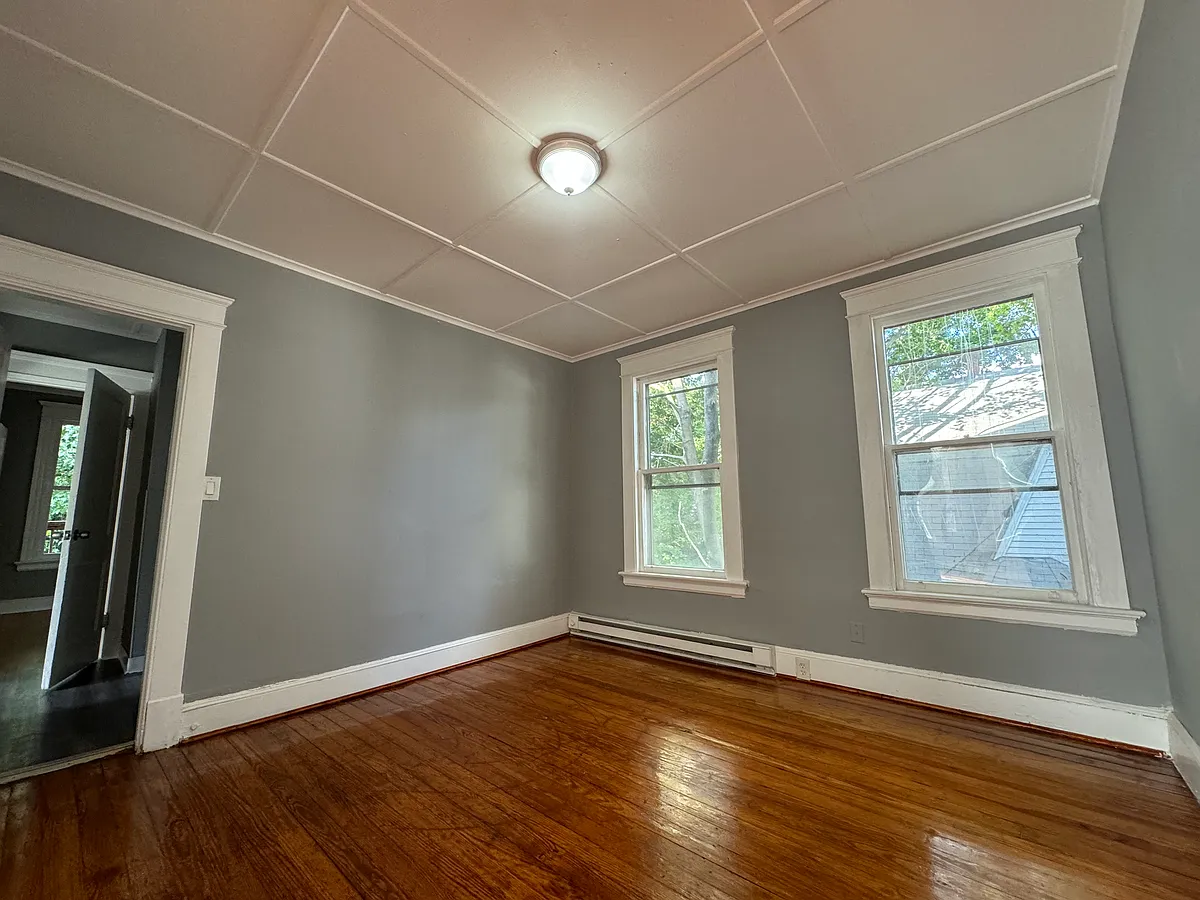Building Photo - 153 Easton Ave #2