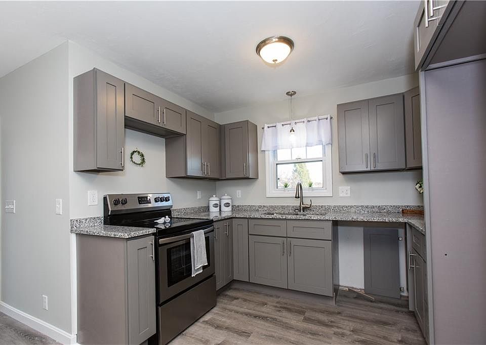 1st image of 394 Mauran Ave