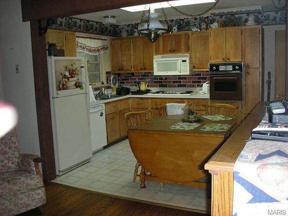 3rd image of 3921 Sunrise Way Dr