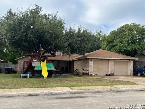 8858 MEADOW RANGE ST, San Antonio, TX 78250